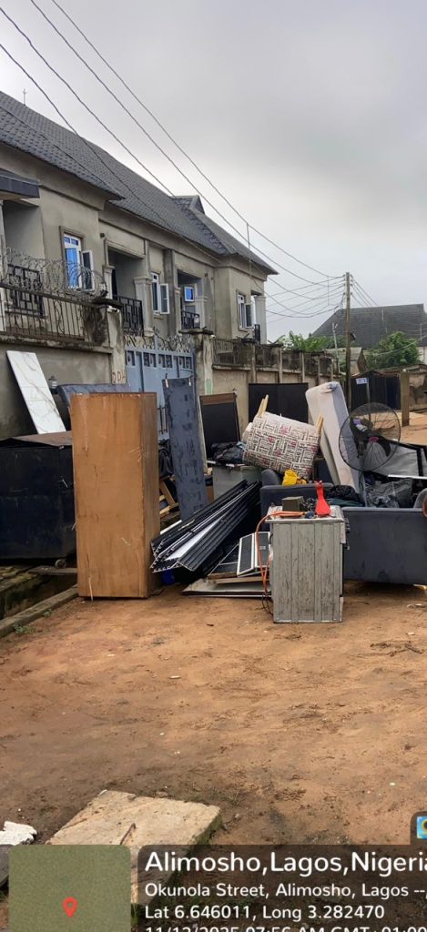 Landlord Uses Soldiers to Forcefully Evict Tenant in Alimosho Landlord Uses Soldiers to Forcefully Evict Tenant in Alimosho