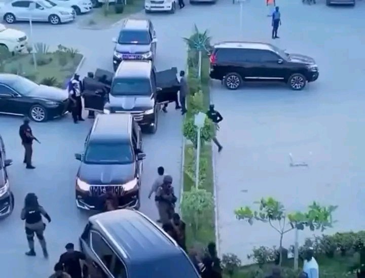 Tinubu Moves Against VIP Escort Abuse as Soyinka Condemns Seyi’s Convoy