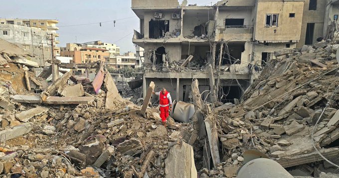 US Sets Deadline for Iran to Reopen Strait of Hormuz Amid Rising Tensions