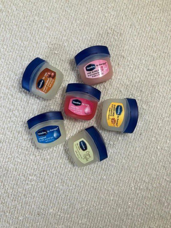 Vaseline and Salt: 5 Surprising Beauty Hacks You Should Know Before Trying Them Vaseline and Salt: 5 Surprising Beauty Hacks You Should Know Before Trying Them